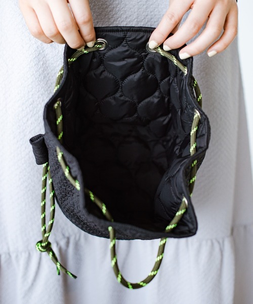 haco!(ハコ)の「haco!×NOKI 花をまとうコラボシリーズ【エリンジューム】巾着バッグ(ショルダーバッグ・レディース・ブラック/グレー・ONE SIZE)」の18枚目の写真