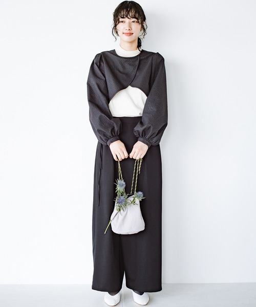 haco!(ハコ)の「haco!×NOKI 花をまとうコラボシリーズ【エリンジューム】巾着バッグ(ショルダーバッグ・レディース・ブラック/グレー・ONE SIZE)」の4枚目の写真