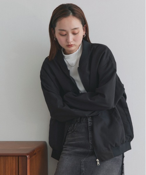ad thie(アドティエ)の「ライトウェイト オーバーシルエットブルゾン(ブルゾン・レディース・アイボリー/ブラック/カーキ/ベージュ/ブルー/ボルドー・FREE)」の7枚目の写真