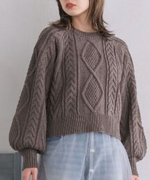袖ボリュームケーブルニット