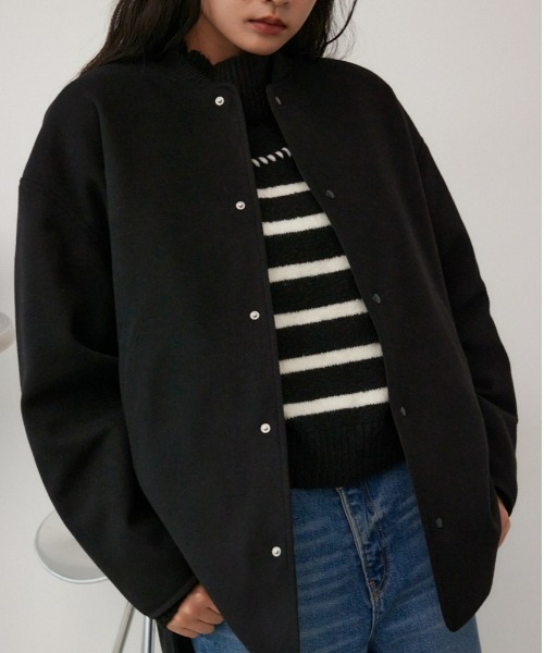 AZUL by moussy（アズールバイマウジー）の「リバーシブルキルトジャケット（ブルゾン・レディース・アイボリー/ブラック/ネイビー・SMALL/MEDIUM）」の3枚目の写真