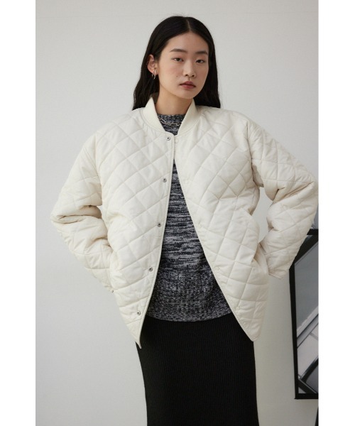 AZUL by moussy（アズールバイマウジー）の「リバーシブルキルトジャケット（ブルゾン・レディース・アイボリー/ブラック/ネイビー・SMALL/MEDIUM）」の18枚目の写真