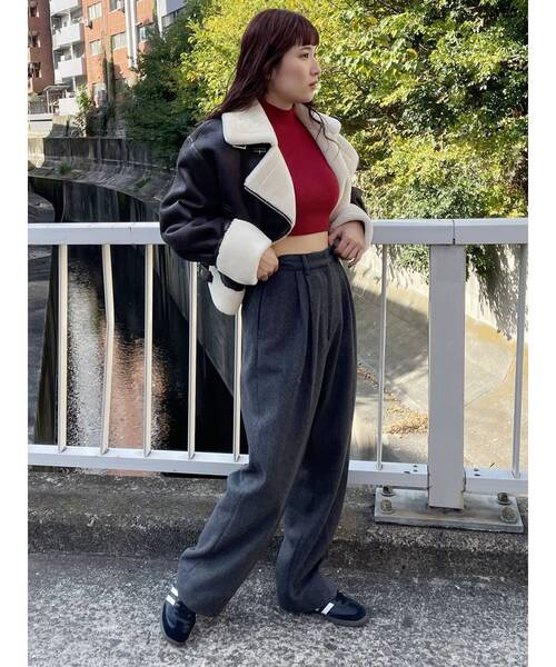 MURUA(ムルーア)の「ウールライクタックワイドパンツ(スラックス・レディース・ブラック/ダークグレー・2/1)」の9枚目の写真