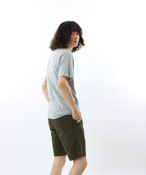 Champion(チャンピオン)の「【Champion/チャンピオン】メンズ ベーシック ショートスリーブTシャツ(Tシャツ/カットソー・メンズ・ホワイト/ベージュ系その他4/ネイビー/グレー/ブラック・MEDIUM/LARGE/X-LARGE/SMALL)」の6枚目の写真