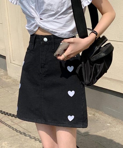 Mayree（メイリー）の「【Mayree】ハートデニムスカート（デニムスカート・レディース・ブラック・LARGE/MEDIUM/SMALL）」の5枚目の写真