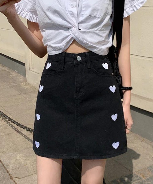 Mayree（メイリー）の「【Mayree】ハートデニムスカート（デニムスカート・レディース・ブラック・LARGE/MEDIUM/SMALL）」の4枚目の写真