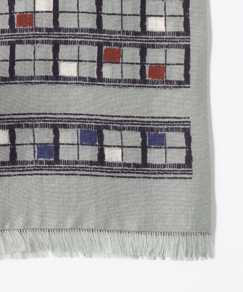 Fratelli Luigi（フラテッリルイージ）の「【Fratelli Luigi / フラテッリ ルイージ】Like Night Lattice Scarf（バンダナ/スカーフ・メンズ・チャコールグレー/ネイビー・FREE）」の4枚目の写真