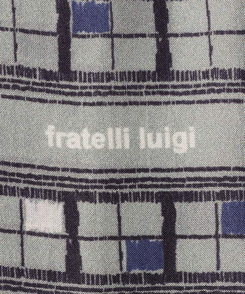 Fratelli Luigi（フラテッリルイージ）の「【Fratelli Luigi / フラテッリ ルイージ】Like Night Lattice Scarf（バンダナ/スカーフ・メンズ・チャコールグレー/ネイビー・FREE）」の5枚目の写真