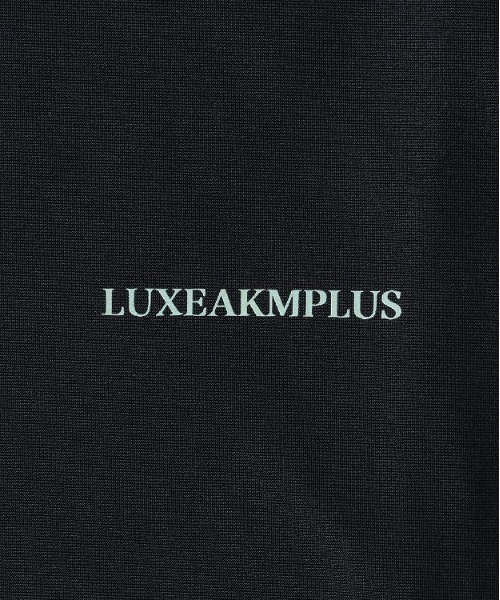 【セール】LUXEAKMPLUS(リュクスエイケイエムプラス)ゴルフ バックロゴ半袖モックネックTシャツ（Tシャツ/カットソー）｜LUXEAKMPLUS（リュクスエイケイエムプラス）