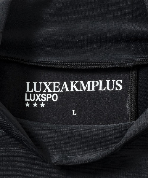 【セール】LUXEAKMPLUS(リュクスエイケイエムプラス)ゴルフ バックロゴ半袖モックネックTシャツ（Tシャツ/カットソー）｜LUXEAKMPLUS（リュクスエイケイエムプラス）