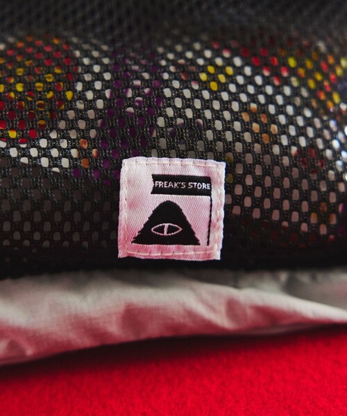 POLeR（ポーラー）の「POLeR × FREAK'S STORE/ポーラー × フリークスストア 別注 STUFFABLE FANNY PACK / スタッファブルファニーパック（ショルダーバッグ・レディース・ブラック/グレー/ベージュ・ONE SIZE）」の16枚目の写真