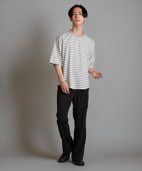 NO ID.(ノーアイディ)の「【NO ID.】Round Border U-Neck T-Shirt / ラウンド ボーダー Uネック Tシャツ(Tシャツ/カットソー・メンズ・ブラック/ネイビー/グレー・2/1)」の7枚目の写真