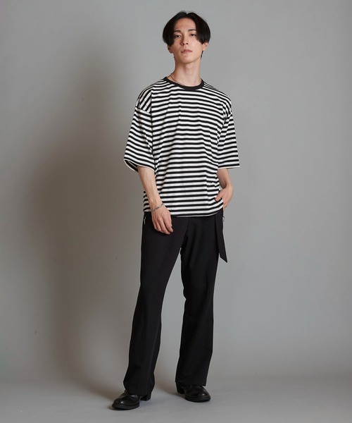 NO ID.(ノーアイディ)の「【NO ID.】Round Border U-Neck T-Shirt / ラウンド ボーダー Uネック Tシャツ(Tシャツ/カットソー・メンズ・ブラック/ネイビー/グレー・2/1)」の5枚目の写真