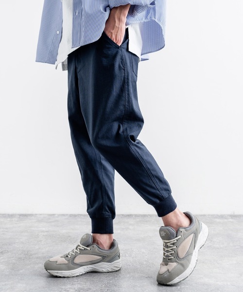 Rocky Monroe(ロッキーモンロー)の「コットンリネン イージークロップドジョガーパンツ 別注ワンマイルウェア(その他パンツ・メンズ・ネイビー/チャコール/ブラック/グレー/カーキ/ブルーグレー/ベージュ/ホワイト/ブラウン・S/XXL/LL/L/M)」の22枚目の写真