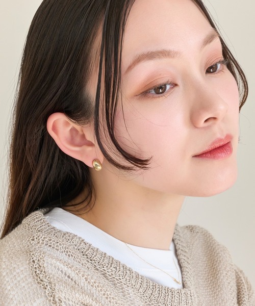 Phoebe(フィービィー)の「≪雑誌掲載≫【金属アレルギー対応/ピアス見えシリーズ】オーバルフープスナップイヤリング(イヤリング・レディース・シャンパン/シルバー/イエローゴールド・FREE)」の11枚目の写真