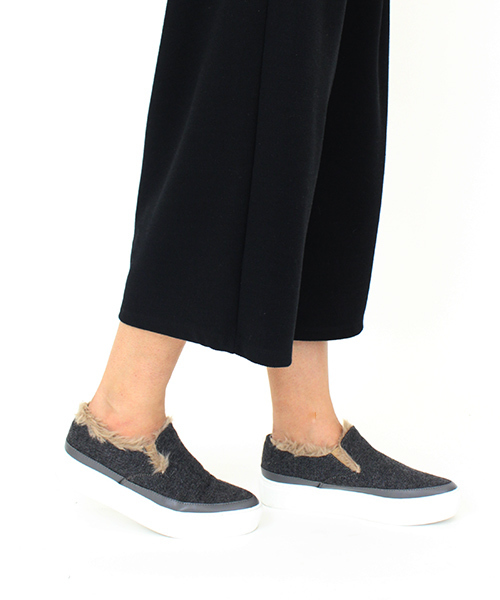 mystic（ミスティック）の「【mystic】ファースリッポン（スニーカー・レディース・オフホワイト/ブラック/チャコールグレー・39/38/36/37）」の11枚目の写真