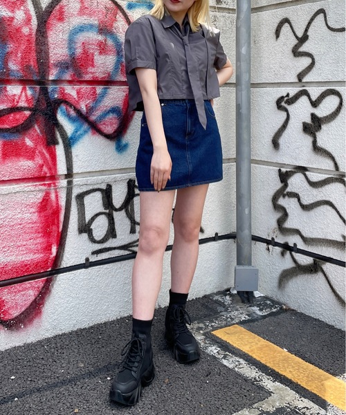 one way(ワンウェイ)の「ネクタイ付き肩あき半袖ショートシャツ(シャツ/ブラウス・レディース・ブラック×ホワイト/ブラック×グレー/チャコールグレー/ホワイト/ブルー系その他・FREE)」の19枚目の写真