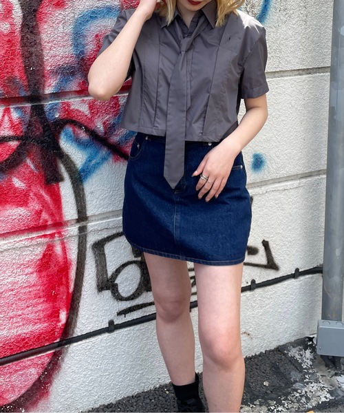 one way(ワンウェイ)の「ネクタイ付き肩あき半袖ショートシャツ(シャツ/ブラウス・レディース・ブラック×ホワイト/ブラック×グレー/チャコールグレー/ホワイト/ブルー系その他・FREE)」の18枚目の写真