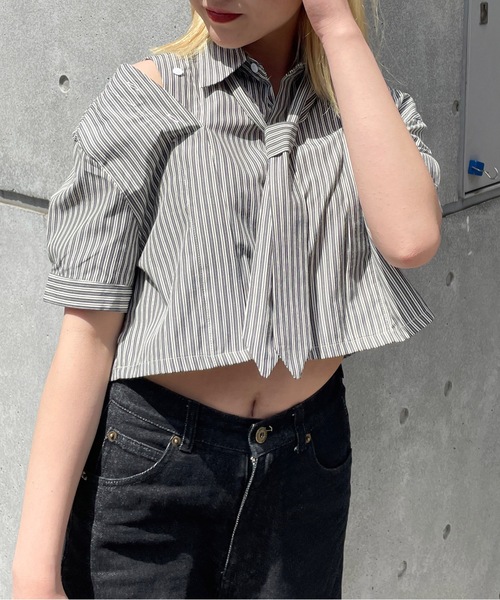 one way(ワンウェイ)の「ネクタイ付き肩あき半袖ショートシャツ(シャツ/ブラウス・レディース・ブラック×ホワイト/ブラック×グレー/チャコールグレー/ホワイト/ブルー系その他・FREE)」の8枚目の写真