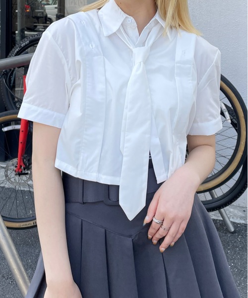 one way(ワンウェイ)の「ネクタイ付き肩あき半袖ショートシャツ(シャツ/ブラウス・レディース・ブラック×ホワイト/ブラック×グレー/チャコールグレー/ホワイト/ブルー系その他・FREE)」の14枚目の写真