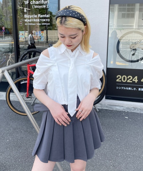 one way(ワンウェイ)の「ネクタイ付き肩あき半袖ショートシャツ(シャツ/ブラウス・レディース・ブラック×ホワイト/ブラック×グレー/チャコールグレー/ホワイト/ブルー系その他・FREE)」の13枚目の写真