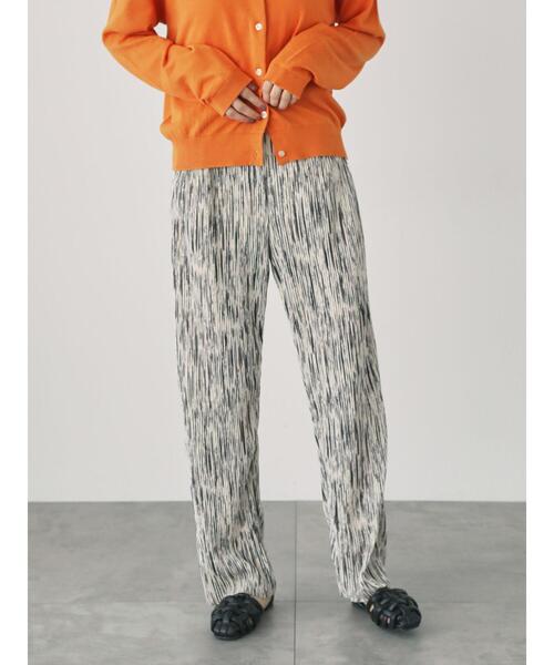 Lugnoncure（ルノンキュール）の「セルフカットプリーツパンツ（その他パンツ・レディース・ブラック/グレー/ブラウン/オフホワイト・F）」の2枚目の写真