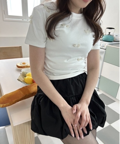 ipugo（イプゴ）の「ipugo/イプゴ パールリボン ミニ丈T 夏物 夏服（Tシャツ/カットソー・レディース・ブラック/アイボリー・FREE）」の9枚目の写真