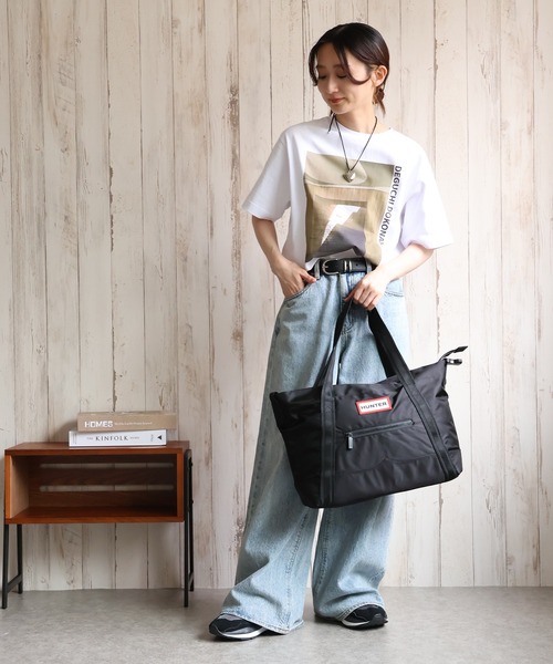 HUNTER（ハンター）の「【HUNTER/ハンター】NYLON MIDI TOPCLIP TOTE / ナイロン ミディ トップクリップ トートバッグ（トートバッグ・メンズ・ブラック・ONESIZE）」の16枚目の写真