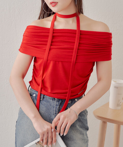 Chico（チコ）の「【完売カラー再販開始/新色追加】シアーオフショルチョーカーT（Tシャツ/カットソー・レディース・ブルー/ブラック/ホワイト/ベージュ/レッド/ブラウン・FREE）」の6枚目の写真