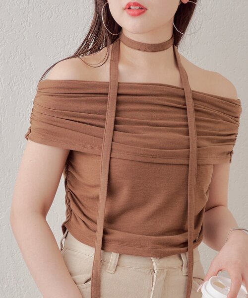 Chico（チコ）の「【完売カラー再販開始/新色追加】シアーオフショルチョーカーT（Tシャツ/カットソー・レディース・ブルー/ブラック/ホワイト/ベージュ/レッド/ブラウン・FREE）」の15枚目の写真