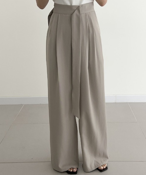 ECLIN（エクラン）の「サイドリボンハイウエストセミワイドパンツ（その他パンツ・レディース・グレイッシュベージュ/ブラック/グリーン・S/M/L）」の21枚目の写真
