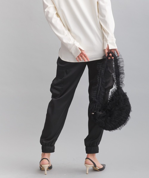 PICCIN（ピッチン）の「【セットアップ可能】サテンカーゴパンツ（カーゴパンツ・レディース・モカ/ブラック・M）」の5枚目の写真