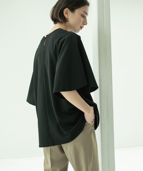 OPAQUE.CLIP（オペークドットクリップ）の「◆UV チューリップスリーブトップス【吸水速乾/洗濯機洗い可】（Tシャツ/カットソー・レディース・ブラック/オフホワイト/ベージュ/ネイビー・36/38/40/42）」の6枚目の写真