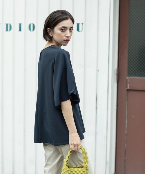 OPAQUE.CLIP（オペークドットクリップ）の「◆UV チューリップスリーブトップス【吸水速乾/洗濯機洗い可】（Tシャツ/カットソー・レディース・ブラック/オフホワイト/ベージュ/ネイビー・36/38/40/42）」の13枚目の写真