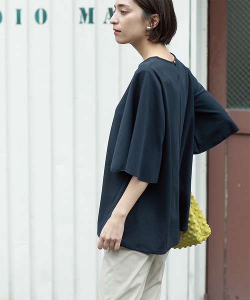 OPAQUE.CLIP（オペークドットクリップ）の「◆UV チューリップスリーブトップス【吸水速乾/洗濯機洗い可】（Tシャツ/カットソー・レディース・ブラック/オフホワイト/ベージュ/ネイビー・36/38/40/42）」の14枚目の写真