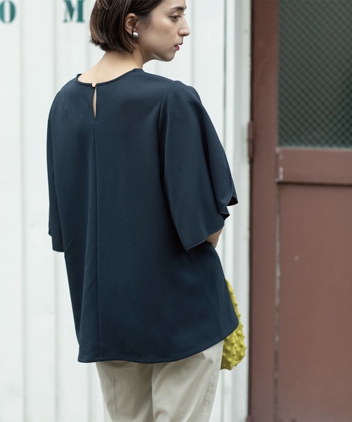 OPAQUE.CLIP（オペークドットクリップ）の「◆UV チューリップスリーブトップス【吸水速乾/洗濯機洗い可】（Tシャツ/カットソー・レディース・ブラック/オフホワイト/ベージュ/ネイビー・36/38/40/42）」の16枚目の写真