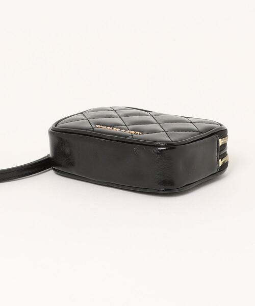 CHARLES & KEITH（チャールズ & キース）の「Apfra アップフラ キルトリスレットポーチ（ポーチ・レディース・ブラック/クリーム/セージグリーン・XXS）」の16枚目の写真