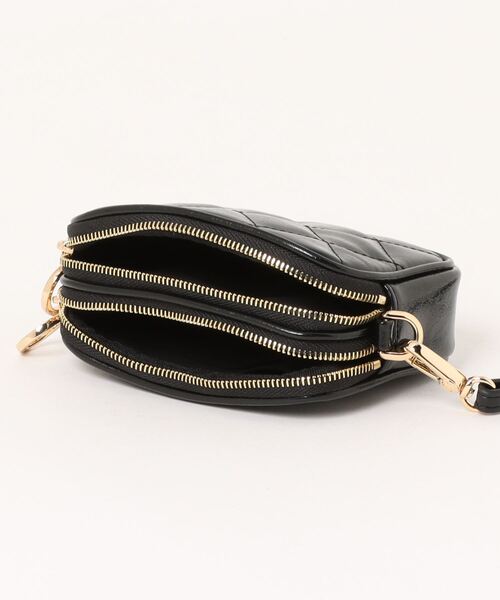 CHARLES & KEITH（チャールズ & キース）の「Apfra アップフラ キルトリスレットポーチ（ポーチ・レディース・ブラック/クリーム/セージグリーン・XXS）」の17枚目の写真