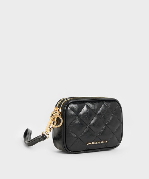 CHARLES & KEITH（チャールズ & キース）の「Apfra アップフラ キルトリスレットポーチ（ポーチ・レディース・ブラック/クリーム/セージグリーン・XXS）」の4枚目の写真