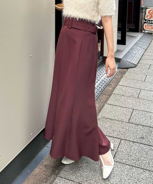 INGNI(イング)の「共ベルト付マーメイドスカート(スカート・レディース・チャコールグレー/ライトベージュ/ブラック/ボルドー・FREE)」の4枚目の写真