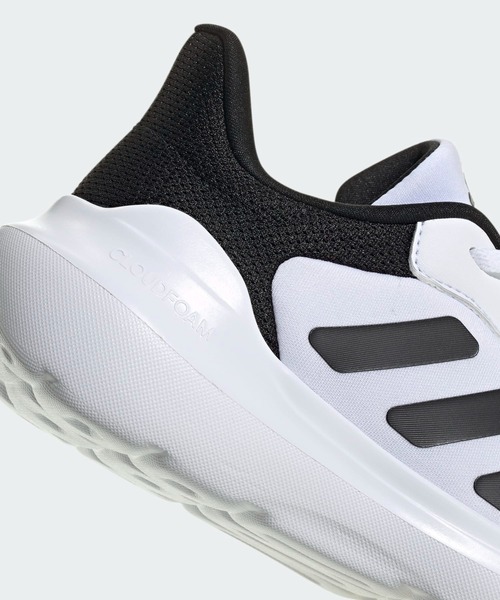 adidas(アディダス)の「Tensaur ラン 2.0 キッズ / Tensaur Run 2.0 Kids / アディダス adidas(スニーカー・キッズ・ホワイト/ブラック×ブラック/ブラック×ホワイト/ブルー/ピンク/レッド/ホワイト×ブラック・25.0cm/24.0cm/23.0cm/22.0cm/22.5cm/23.5cm/24.5cm/25.5cm)」の15枚目の写真