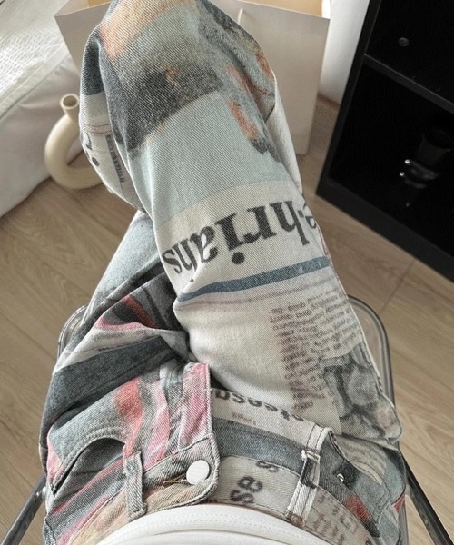 デルフィーノパンツ セール】ニュースペーパープリントワイドパンツ（デニムパンツ