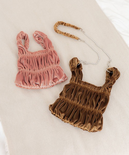 LAKOLE(ラコレ)の「ギャザーチェーンショルダーバッグ / 140067(ショルダーバッグ・レディース・ブラック/キャメル/ピンク・FREE)」の4枚目の写真