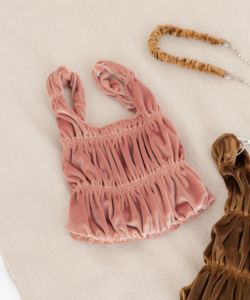 LAKOLE(ラコレ)の「ギャザーチェーンショルダーバッグ / 140067(ショルダーバッグ・レディース・ブラック/キャメル/ピンク・FREE)」の5枚目の写真