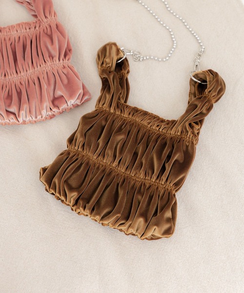 LAKOLE(ラコレ)の「ギャザーチェーンショルダーバッグ / 140067(ショルダーバッグ・レディース・ブラック/キャメル/ピンク・FREE)」の6枚目の写真