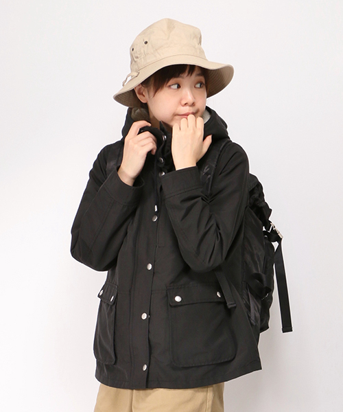 LBC(エルビーシー)の「FCNライナーベスト付きマウンテンパーカ(マウンテンパーカー・レディース・マスタード/ダークブルー/ネイビー/ブラック・MEDIUM/LARGE)」の2枚目の写真