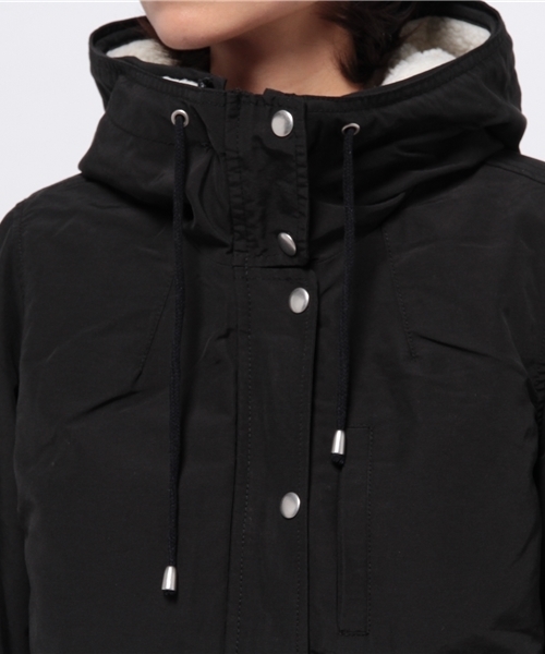 LBC(エルビーシー)の「FCNライナーベスト付きマウンテンパーカ(マウンテンパーカー・レディース・マスタード/ダークブルー/ネイビー/ブラック・MEDIUM/LARGE)」の8枚目の写真