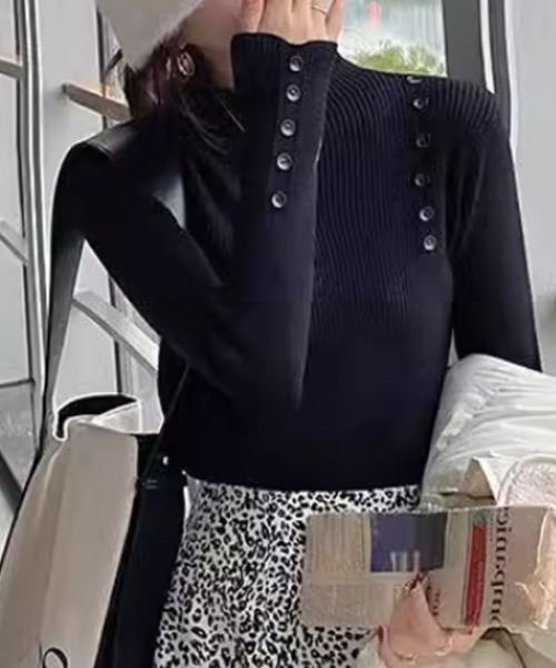 COCOMOMO(ココモモ)の「ボタンデザインハイネックリブニット(ニット/セーター・レディース・ブラック/ダークブラウン/ホワイト/ライトブラウン・FREE)」の17枚目の写真