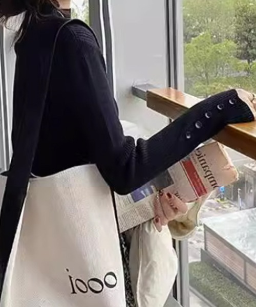 COCOMOMO(ココモモ)の「ボタンデザインハイネックリブニット(ニット/セーター・レディース・ブラック/ダークブラウン/ホワイト/ライトブラウン・FREE)」の18枚目の写真