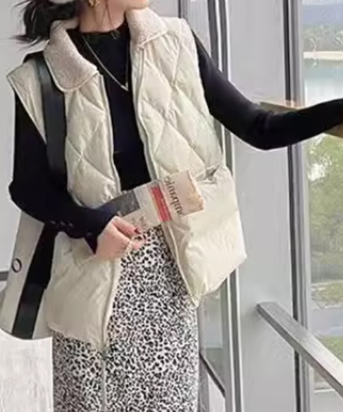 COCOMOMO(ココモモ)の「ボタンデザインハイネックリブニット(ニット/セーター・レディース・ブラック/ダークブラウン/ホワイト/ライトブラウン・FREE)」の19枚目の写真